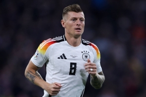 IQIYI app-德甲规定赛前双方队长与裁判互道尊重，克罗斯：我差点被吓掉凳！